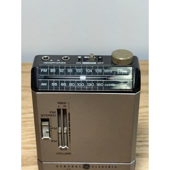Vintage GE General Electric AM FM Headset Radio Model No 7-1000A Tested‎ Working - Picture 2 of 7